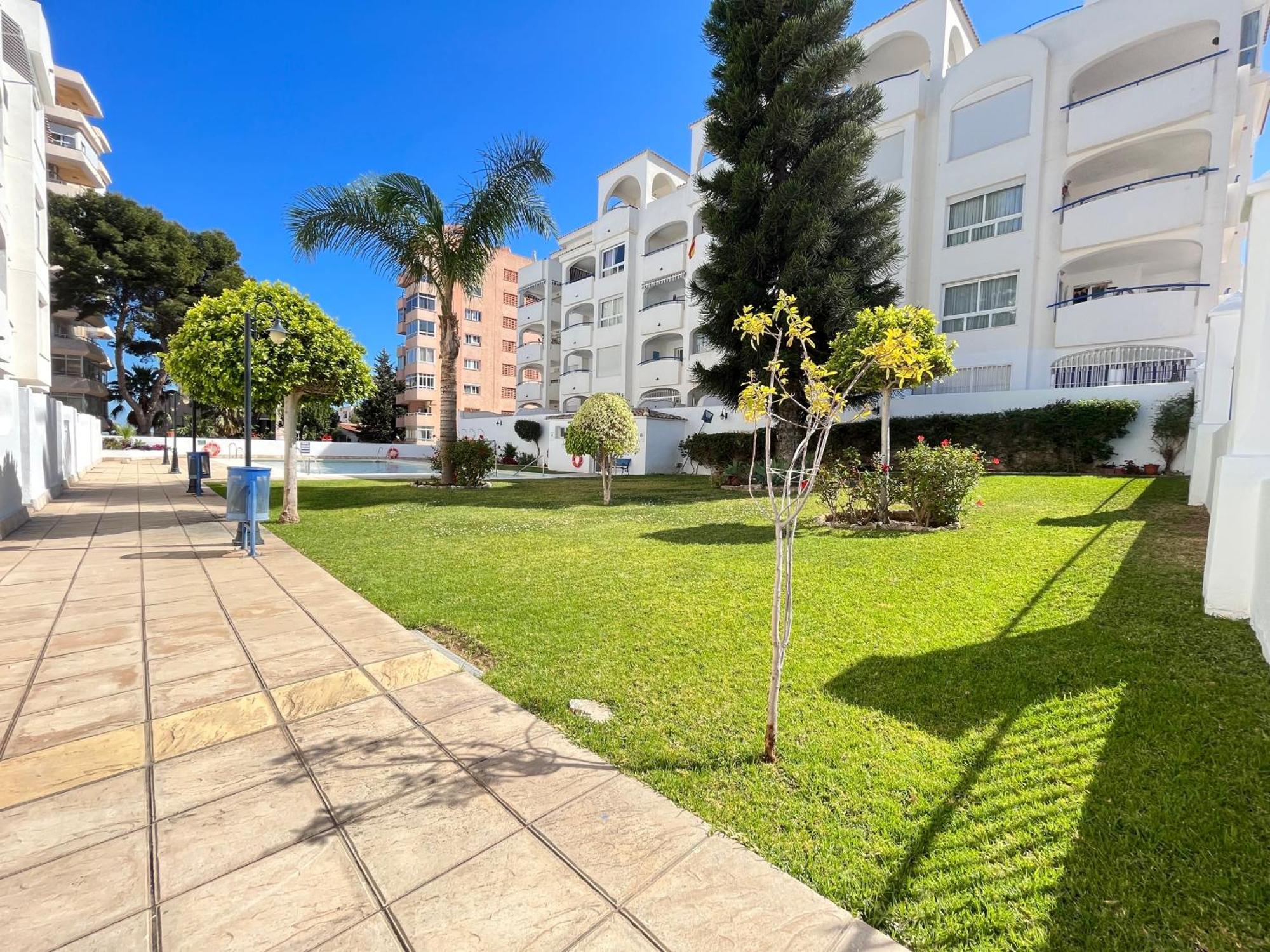 Appartement Spacieux Avec Terrasse Et Piscine 베날마데나코스타 외부 사진